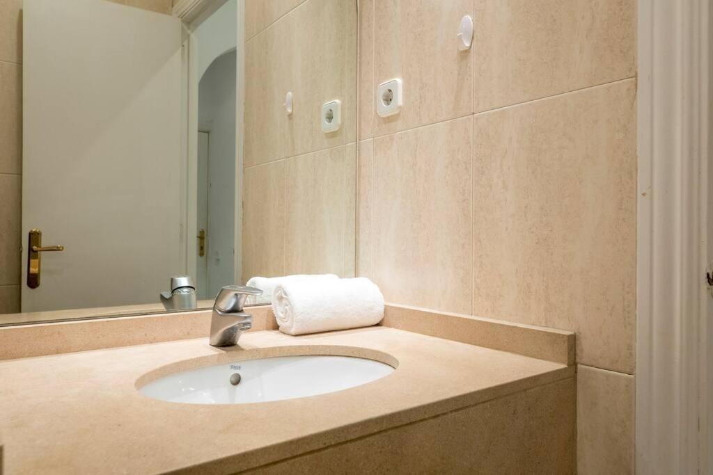 Bebarceloner Poble Nou Apartaments - 2 Bedroom Exterior photo